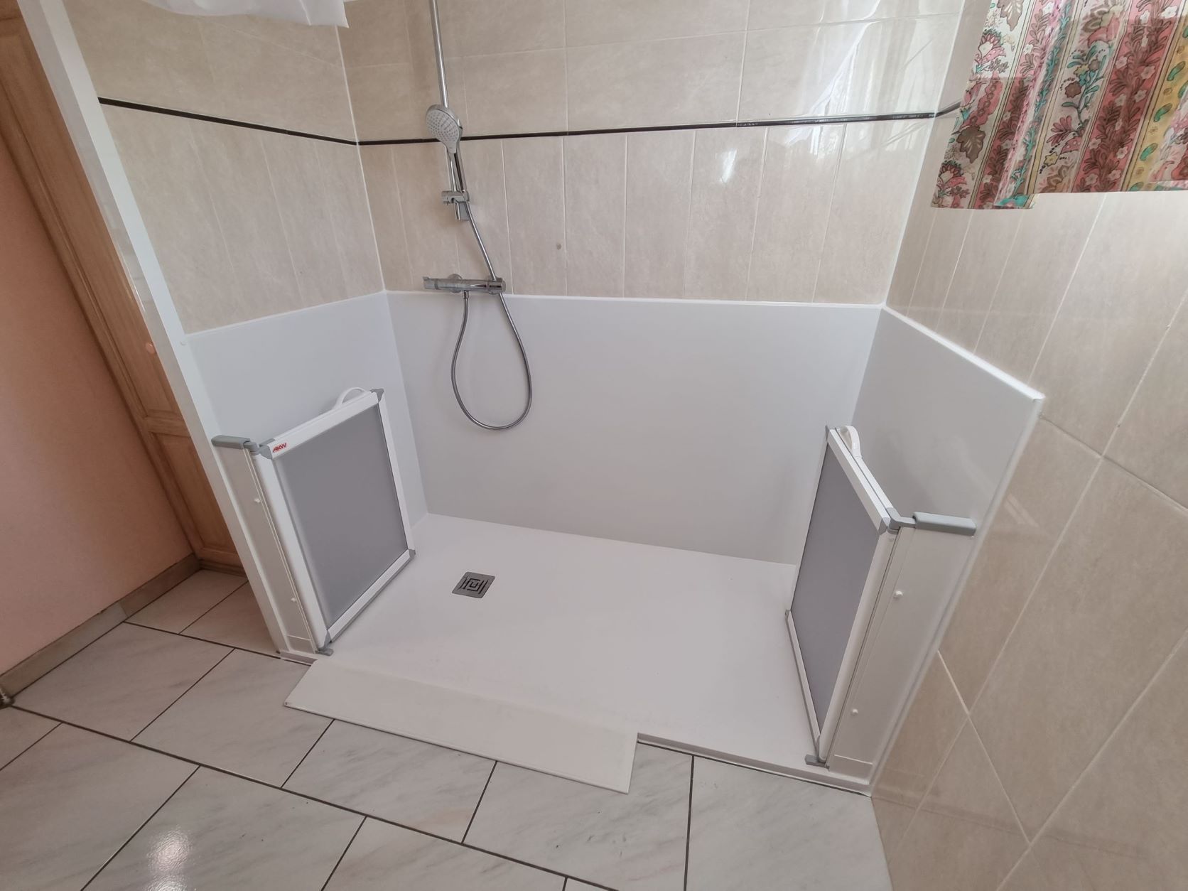 Salle de bain adaptée et PMR, douche sécurisée Le Muy